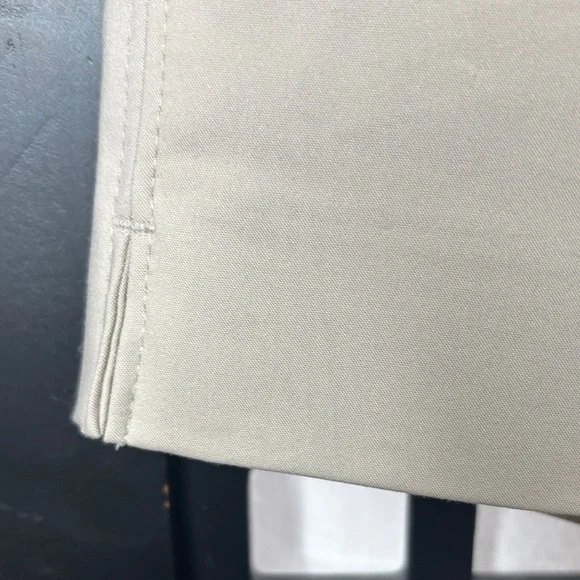 🤍 WHBM Cream Tailored 5" Shorts Size 2 Women's NWT Stretch Zip Button 🤍 - Picture 4 of 15